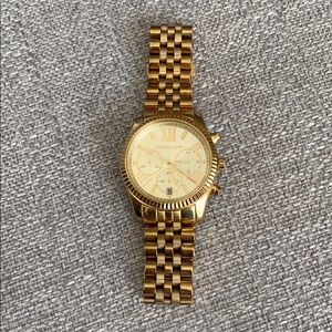 ✨MICHAEL KORS LADIES GOLD WATCH